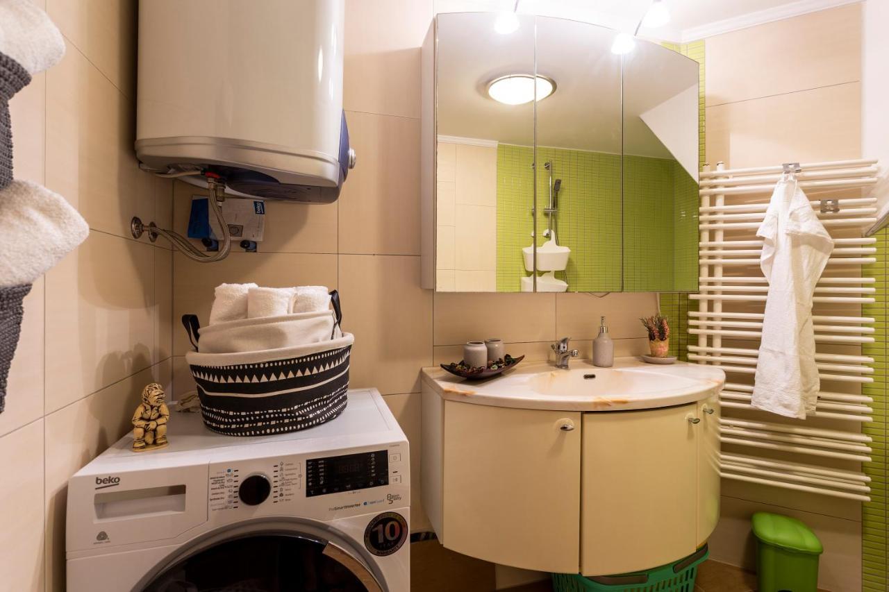 Apartman Ember Pula Bagian luar foto